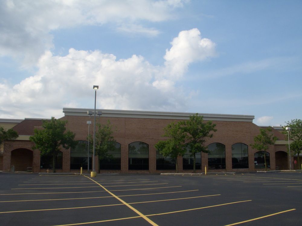 Springwood Plaza: 10160 W Florissant Ave, Saint Louis, MO 63136